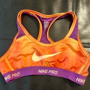 Nike sports bra size small